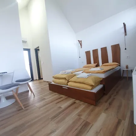 Smestaj Skuratenko Malo Laole