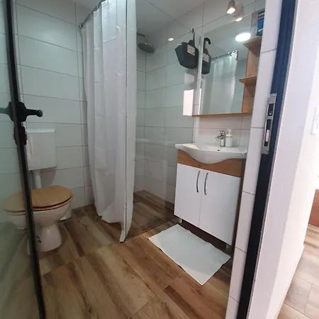 Smestaj Skuratenko Malo Laole